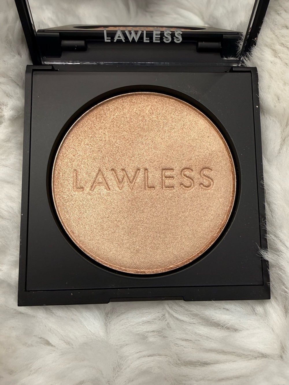 💥NWOB💥 LAWLESS Lucid Skin Highlighter in Afternoon Delight
